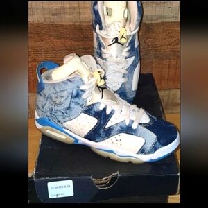 Nike Air Jordan 6 Retro Sneakers